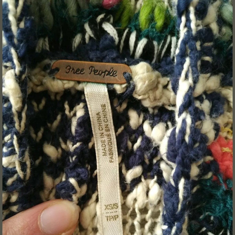 SOLD Free People "bubble tea" poncho chunky sweater - Picture 3 of 3